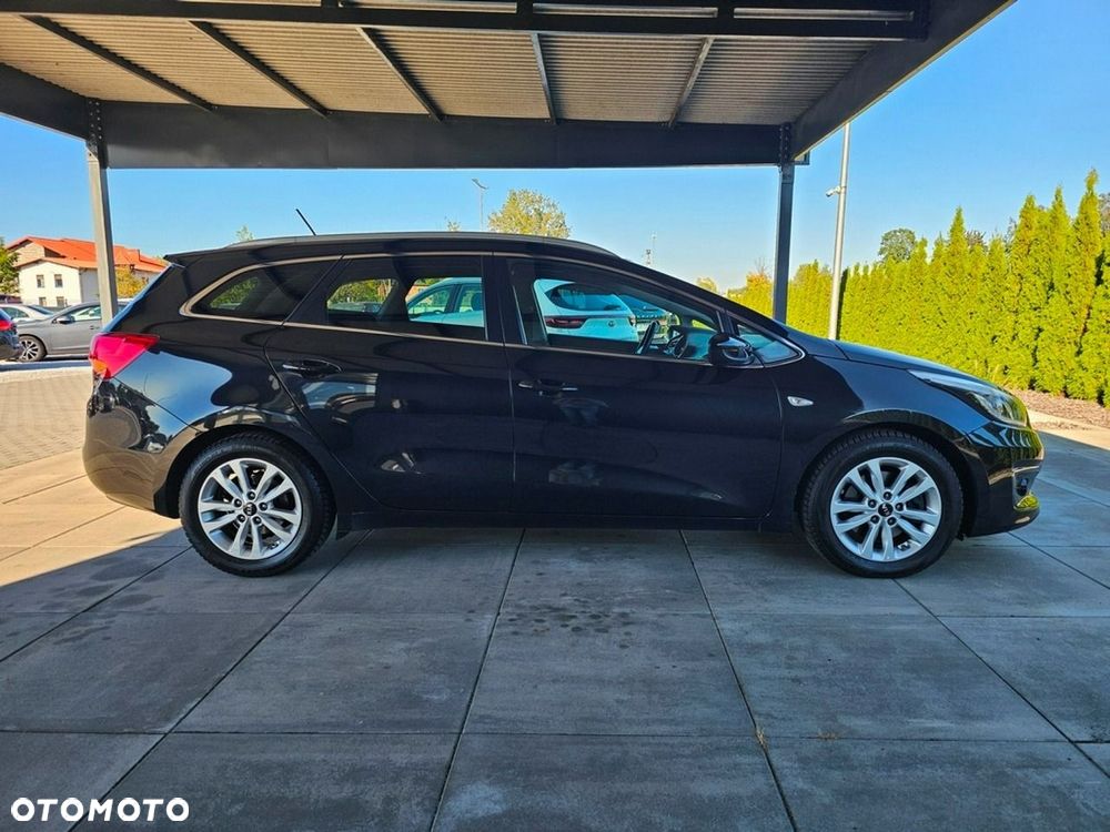Kia Ceed - 10