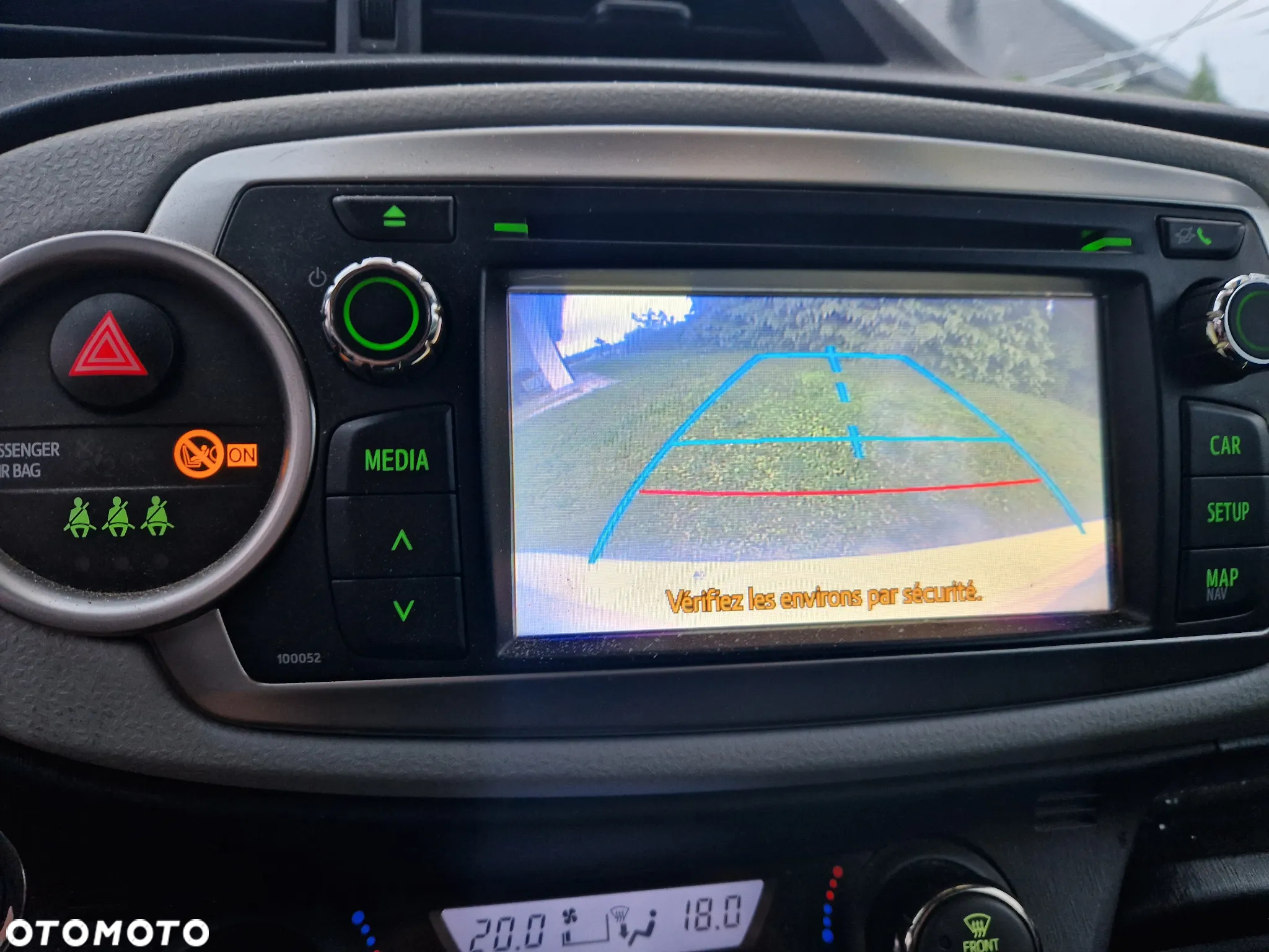Toyota Yaris Hybrid 100 Active - 18