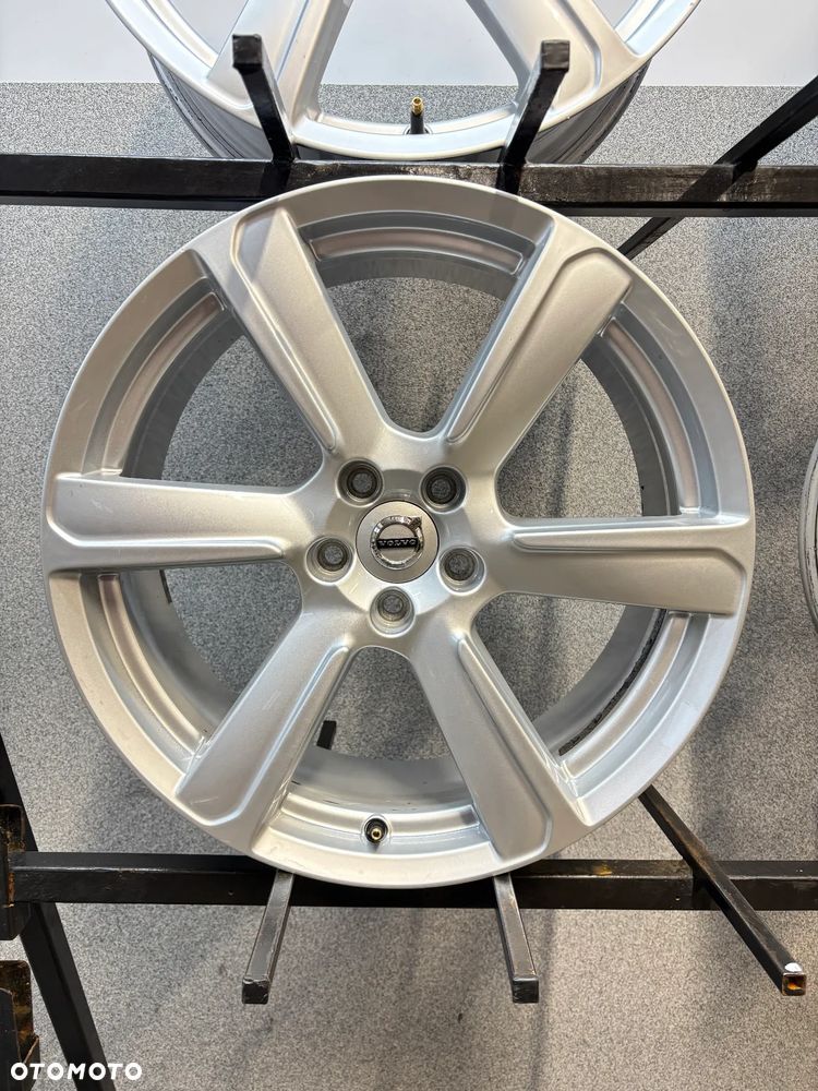 4 Felgi Alu. Volvo XC90, XC60, V90, S90, S60 19" ET42,5, 8J - 8
