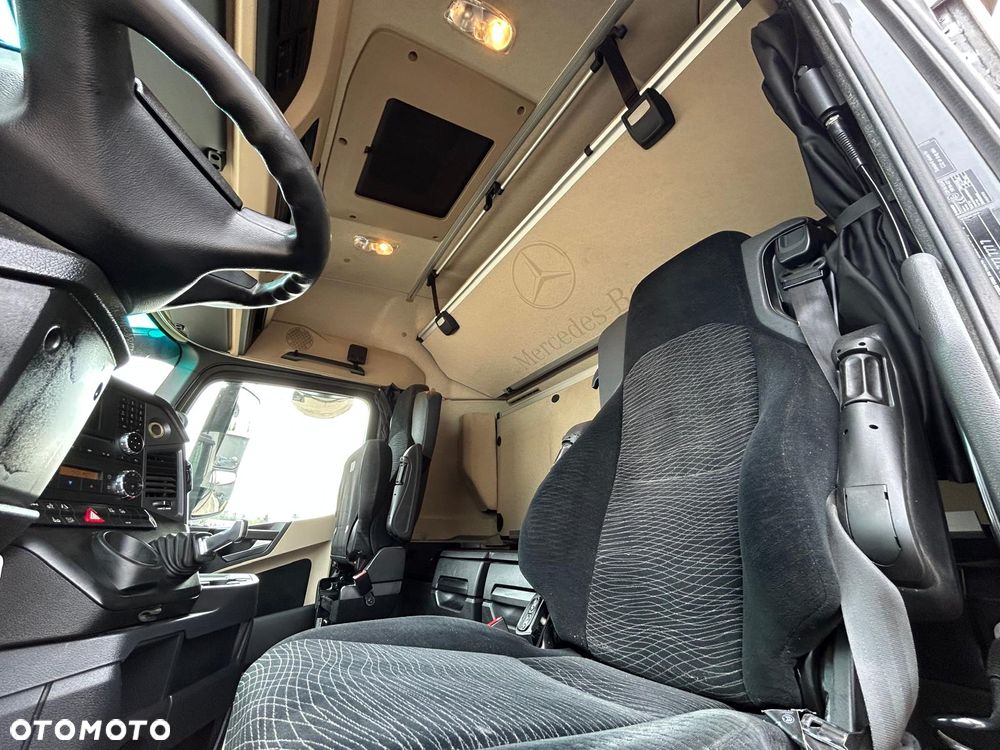 Mercedes-Benz Actros - 24