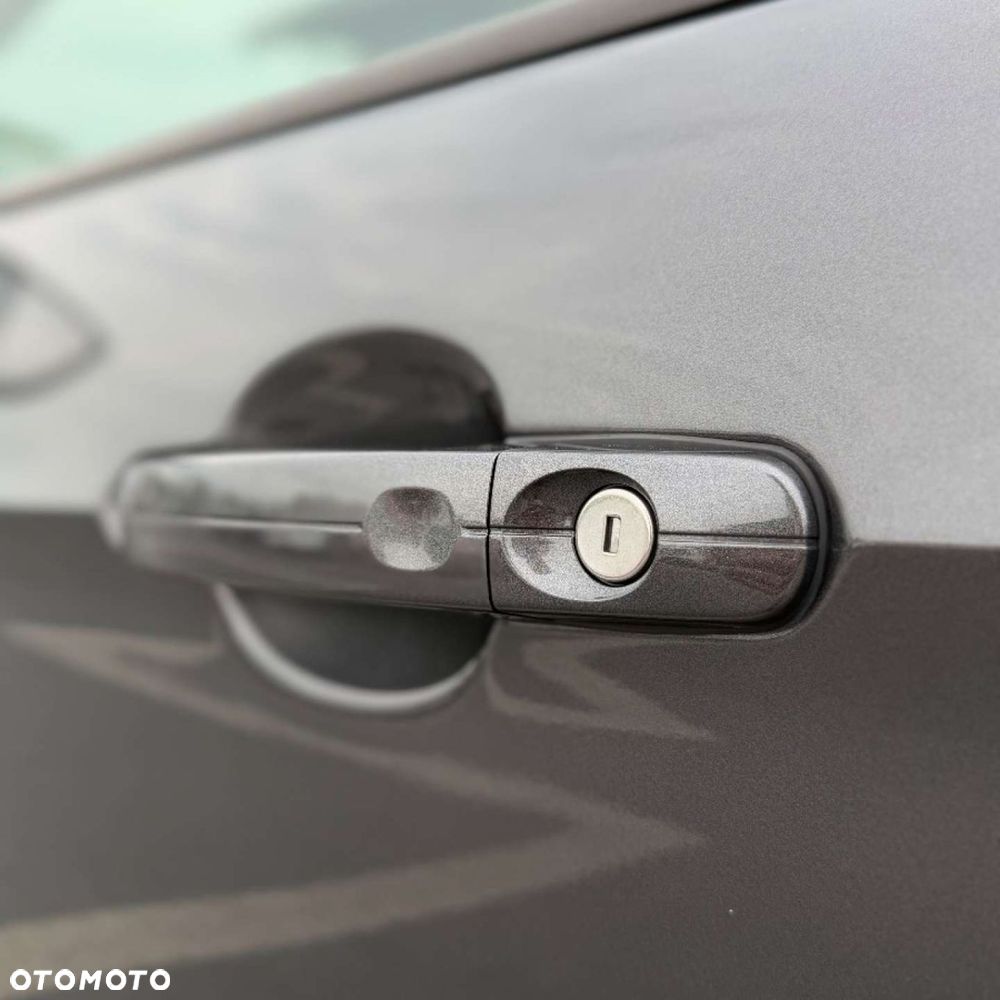 Ford Kuga - 12