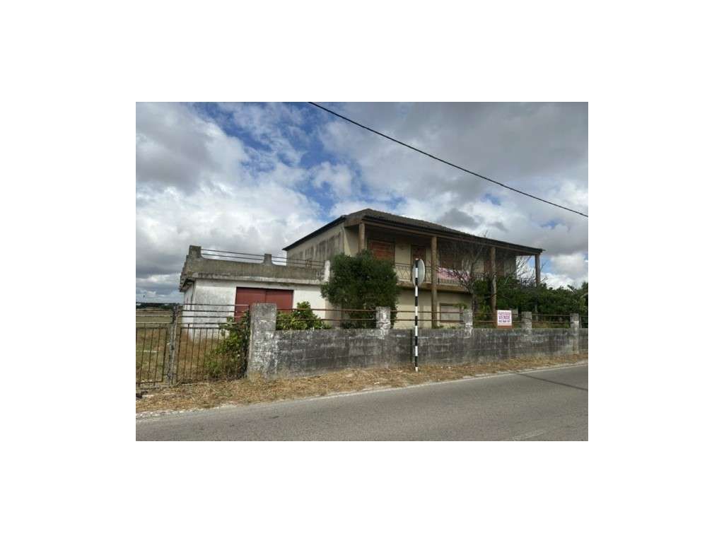 MONTIJO - MORADIA DE 2 PISOS C/ 243,00M2 C/ TERRENO URBANO 1.500M2,... - Grande imagem: 2/4