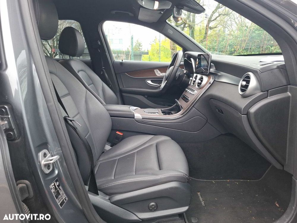 Mercedes-Benz GLC 300 e 4MATIC - 4