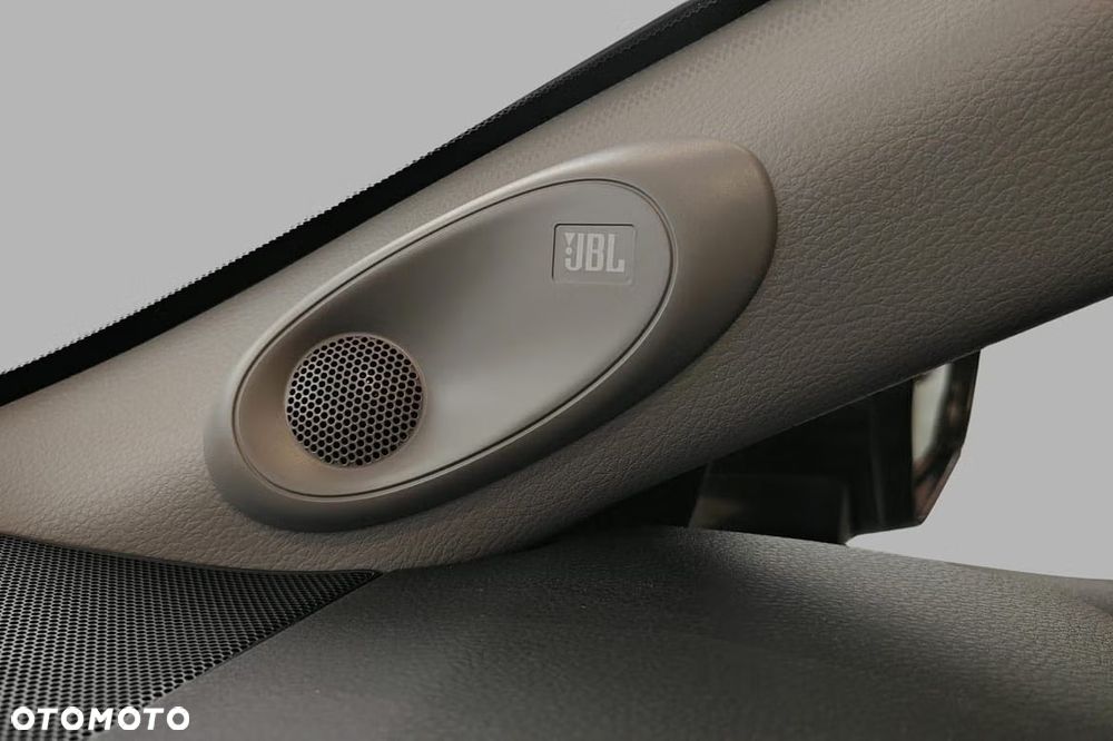 Toyota Camry Executive - 13