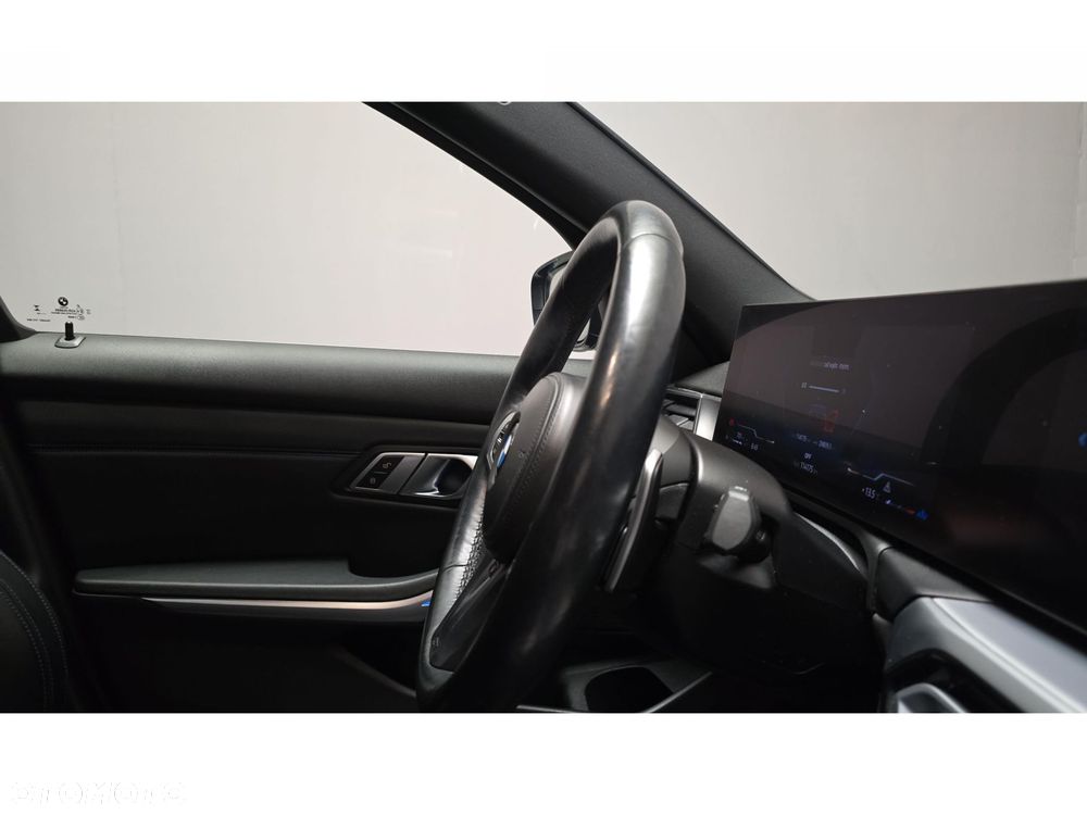 BMW Seria 3 320d xDrive mHEV M Sport - 28
