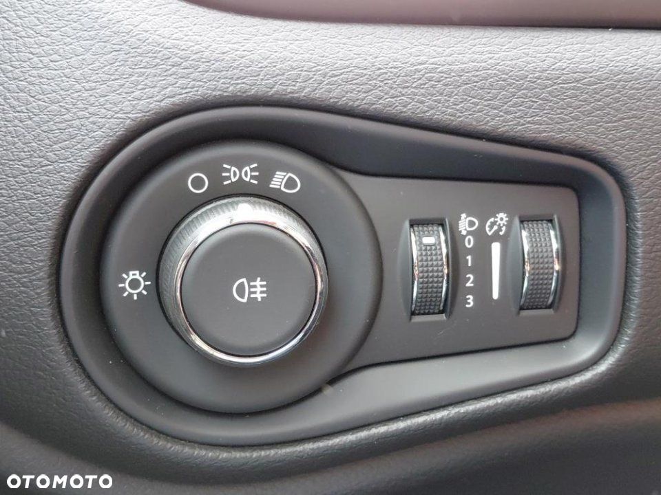 Jeep Renegade - 18