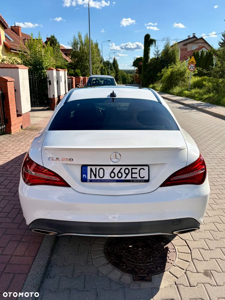 Mercedes-Benz CLA 250 7G-DCT - 13