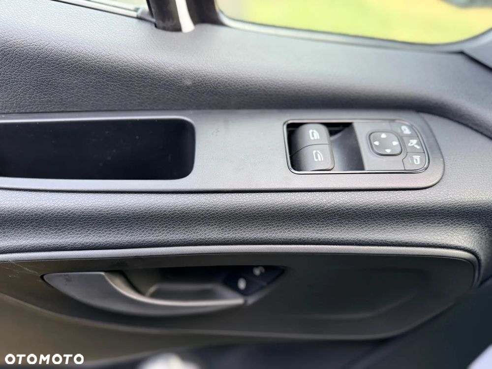 Mercedes-Benz Sprinter - 11