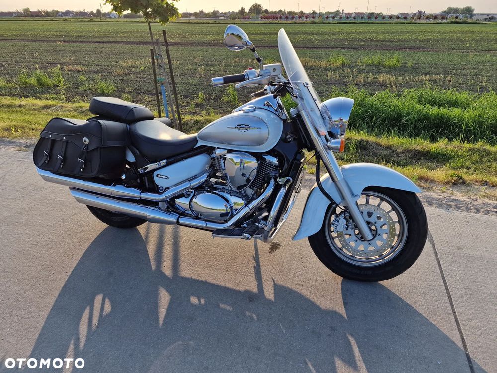 Suzuki Intruder - 3