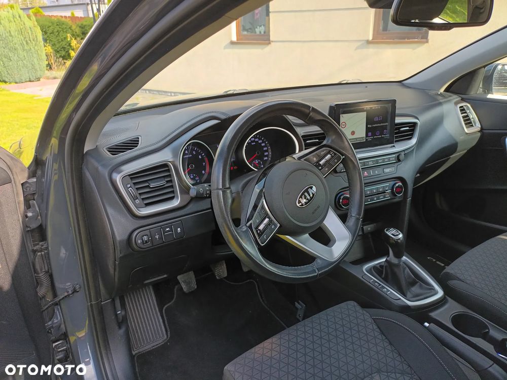 Kia Ceed - 12