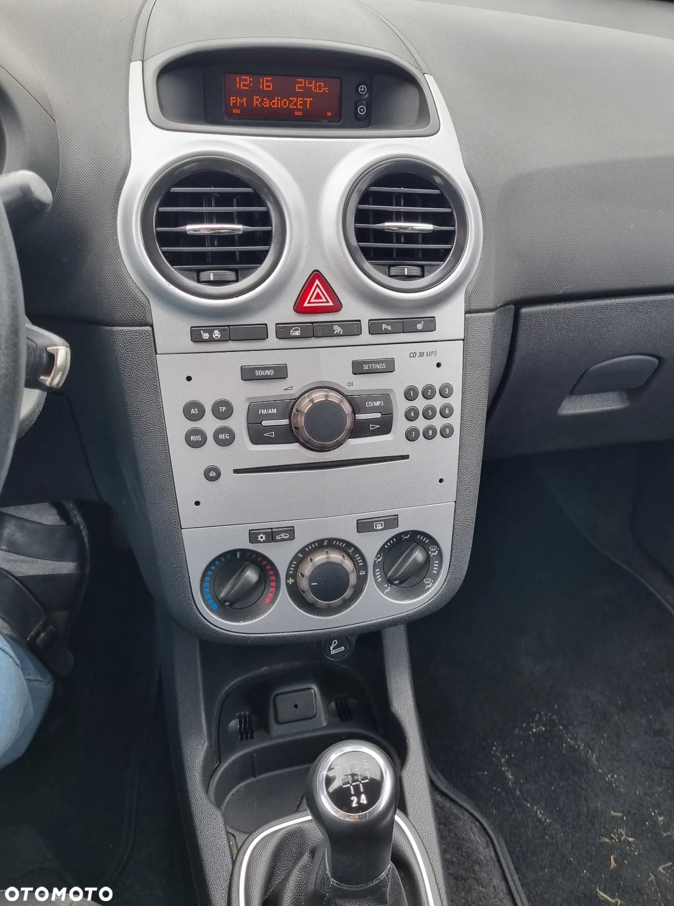 Opel Corsa 1.4 16V Cosmo - 7