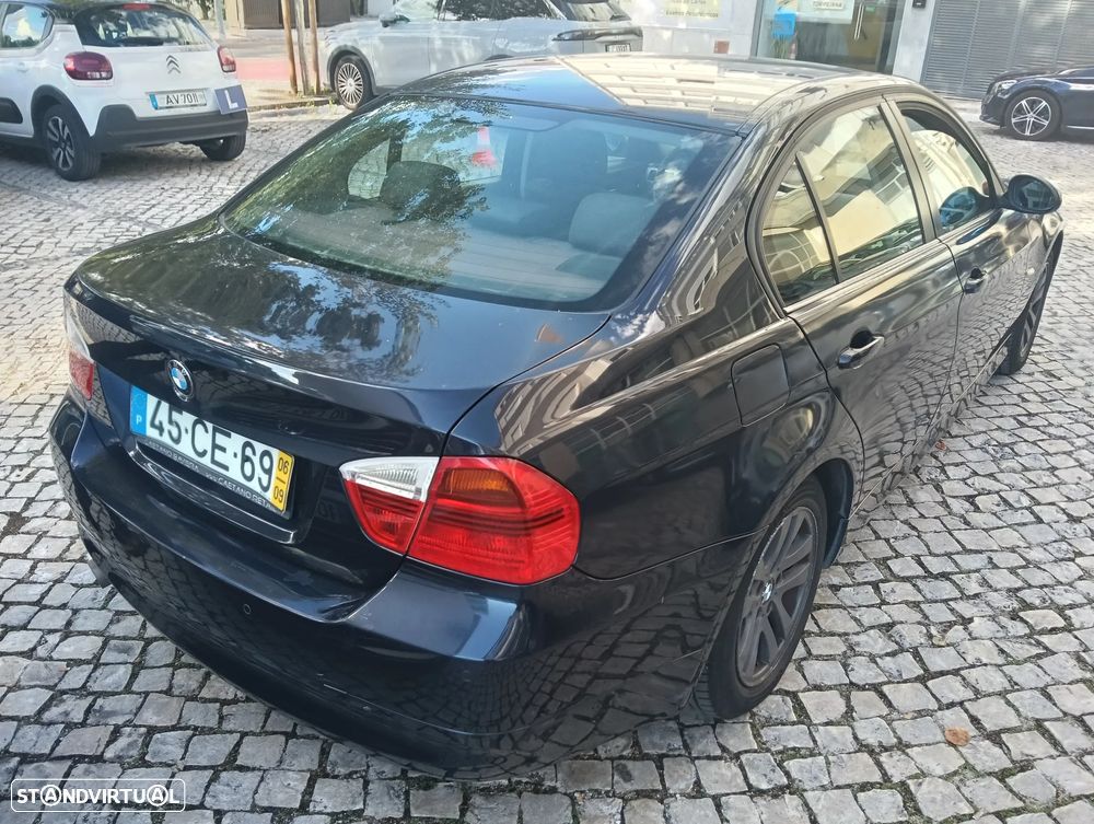 BMW 320 i Exclusive - 19