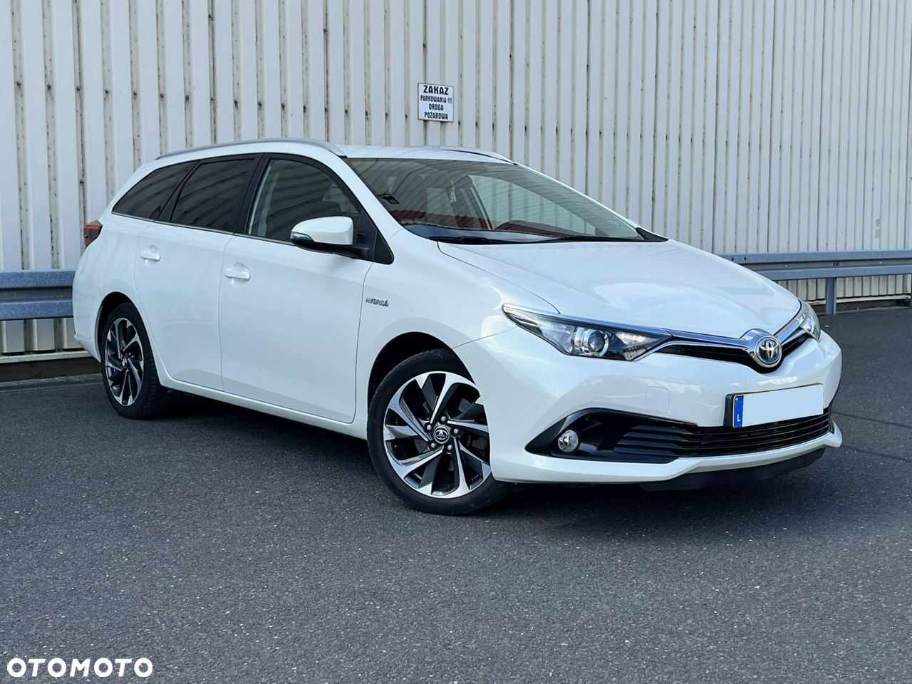 Toyota Auris Hybrid 135 Premium - 4