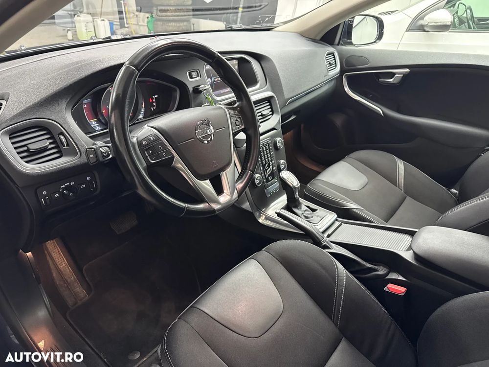 Volvo V40 D3 Geartronic Momentum - 4