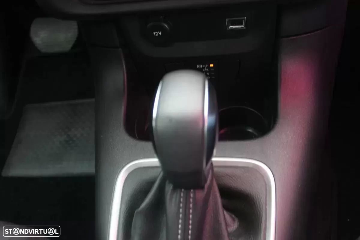 Citroën C3 1.2 PureTech Shine EAT6 - 29
