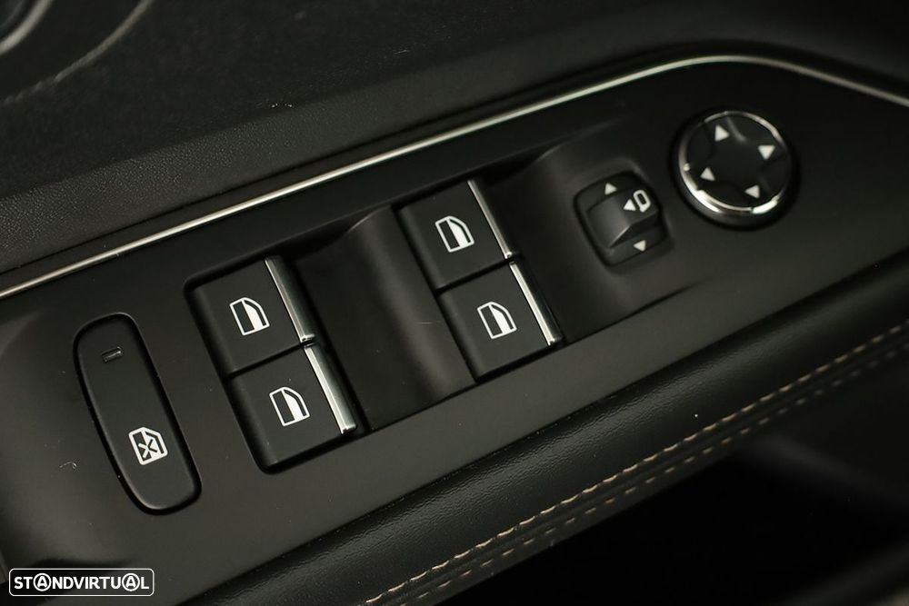 Peugeot 3008 1.2 PureTech GT EAT8 - 21