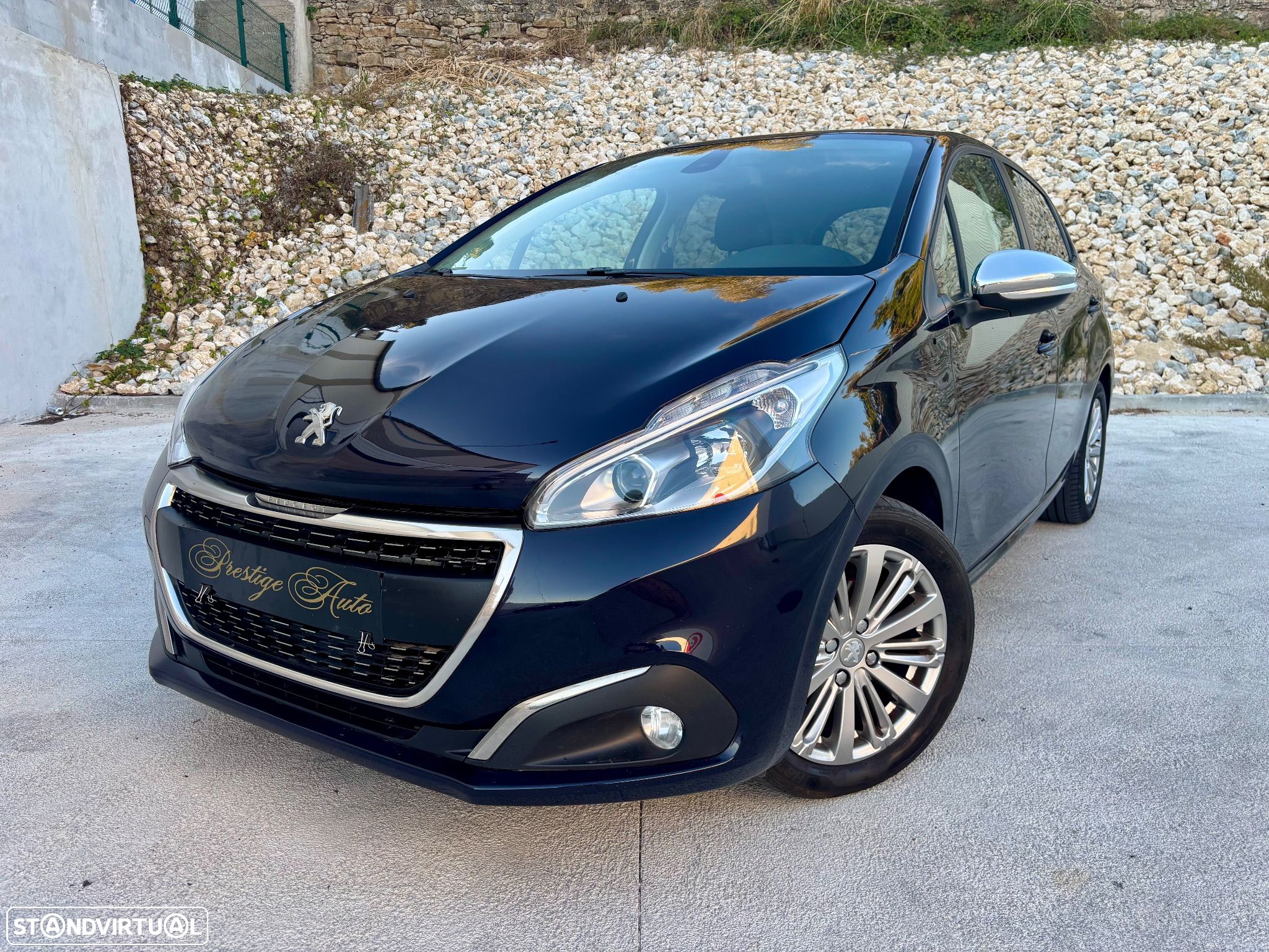 Peugeot 208 1.2 PureTech Signature - 1
