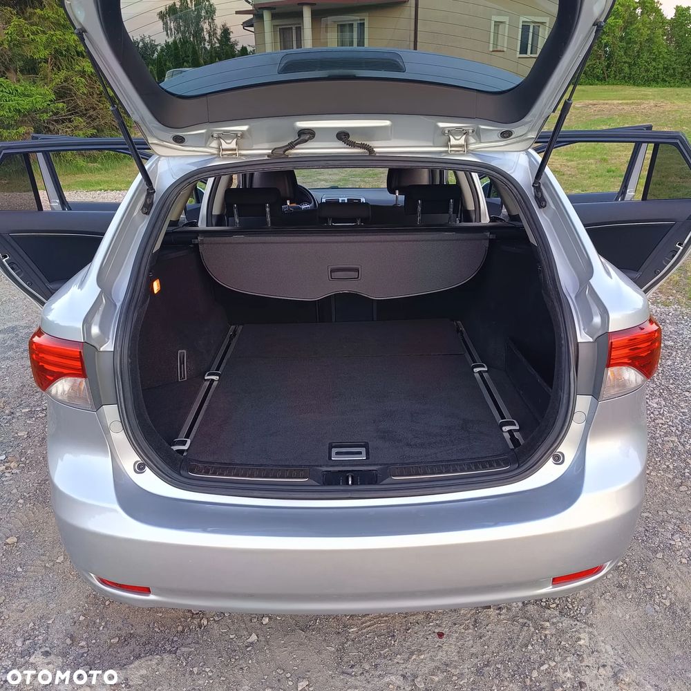 Toyota Avensis 2.0 D-4D Comfort - 16