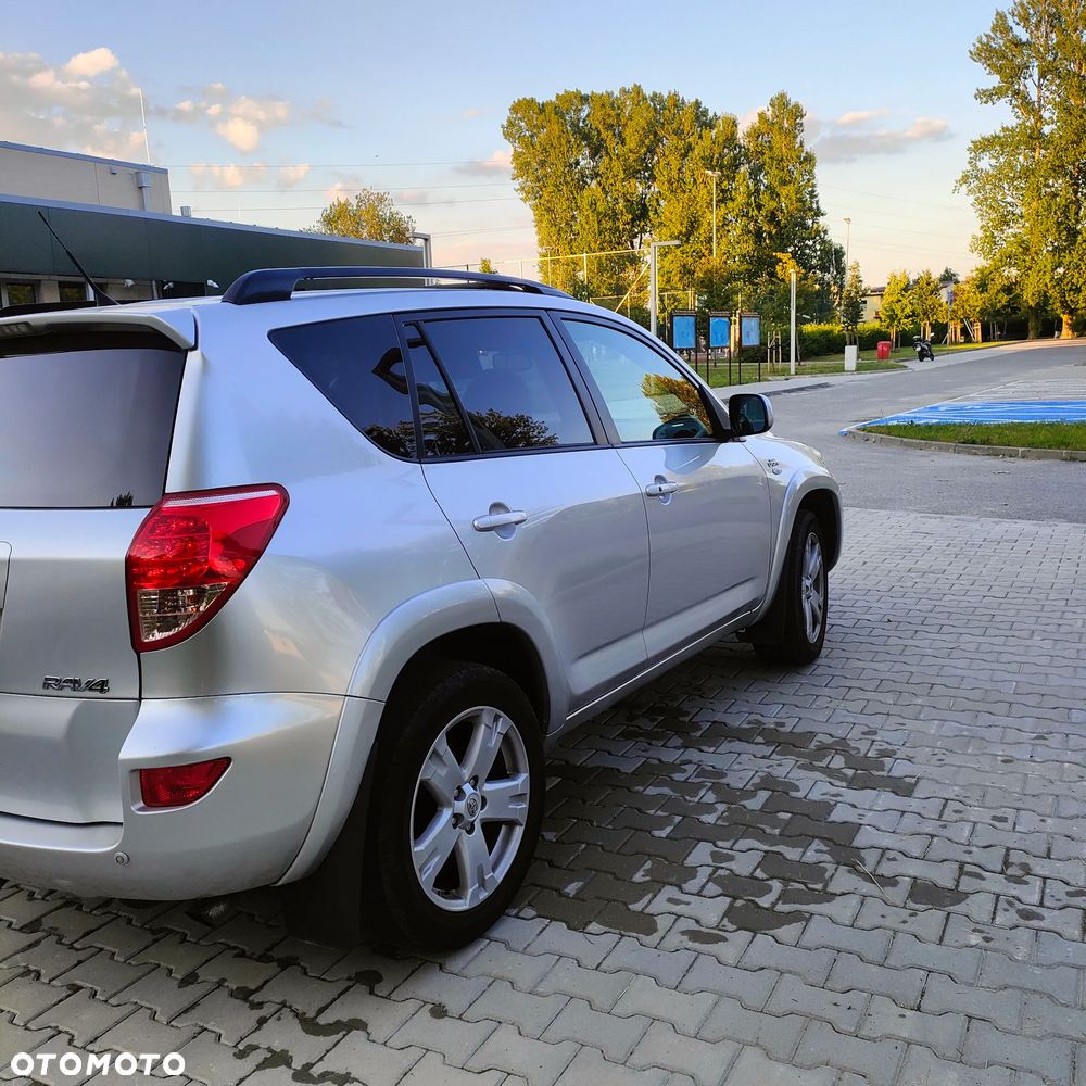 Toyota RAV4 2.2 D-4D X - 4