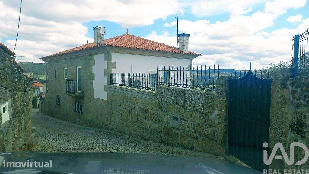 Casa / Villa T3 em São Lourenço de Ribapinhão de 180,00 m2 - Grande imagem: 2/21