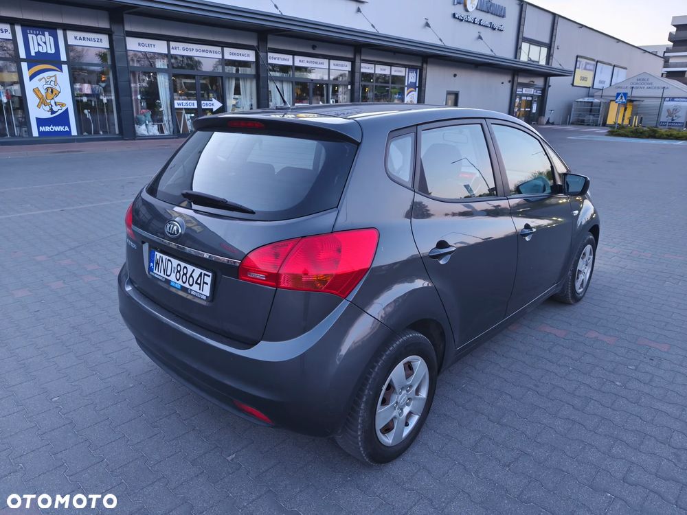 Kia Venga 1.6 L - 5