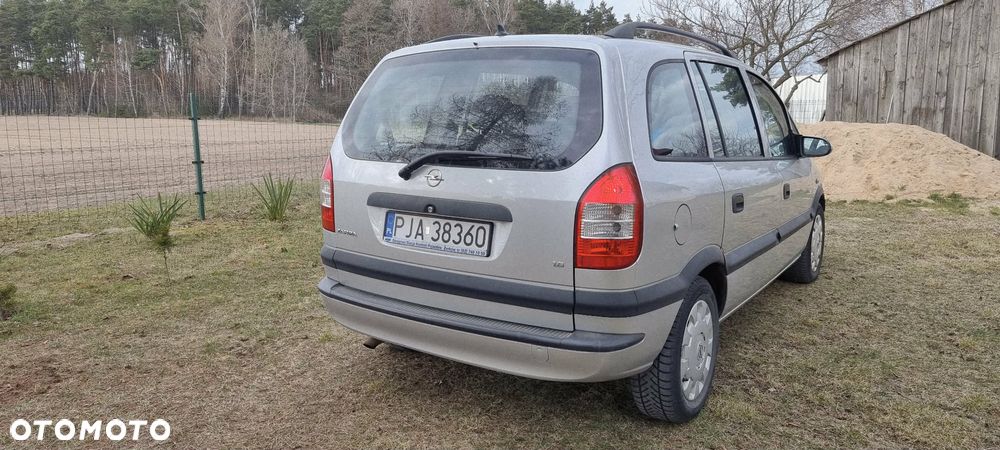 Opel Zafira 1.6 16V Comfort - 8