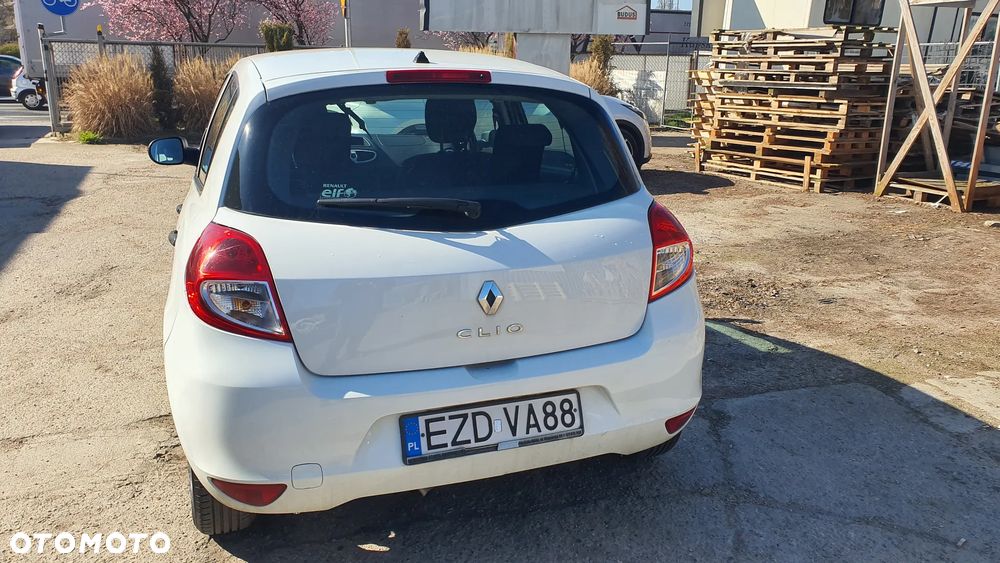 Renault Clio 1.2 16V 75 Expression - 15