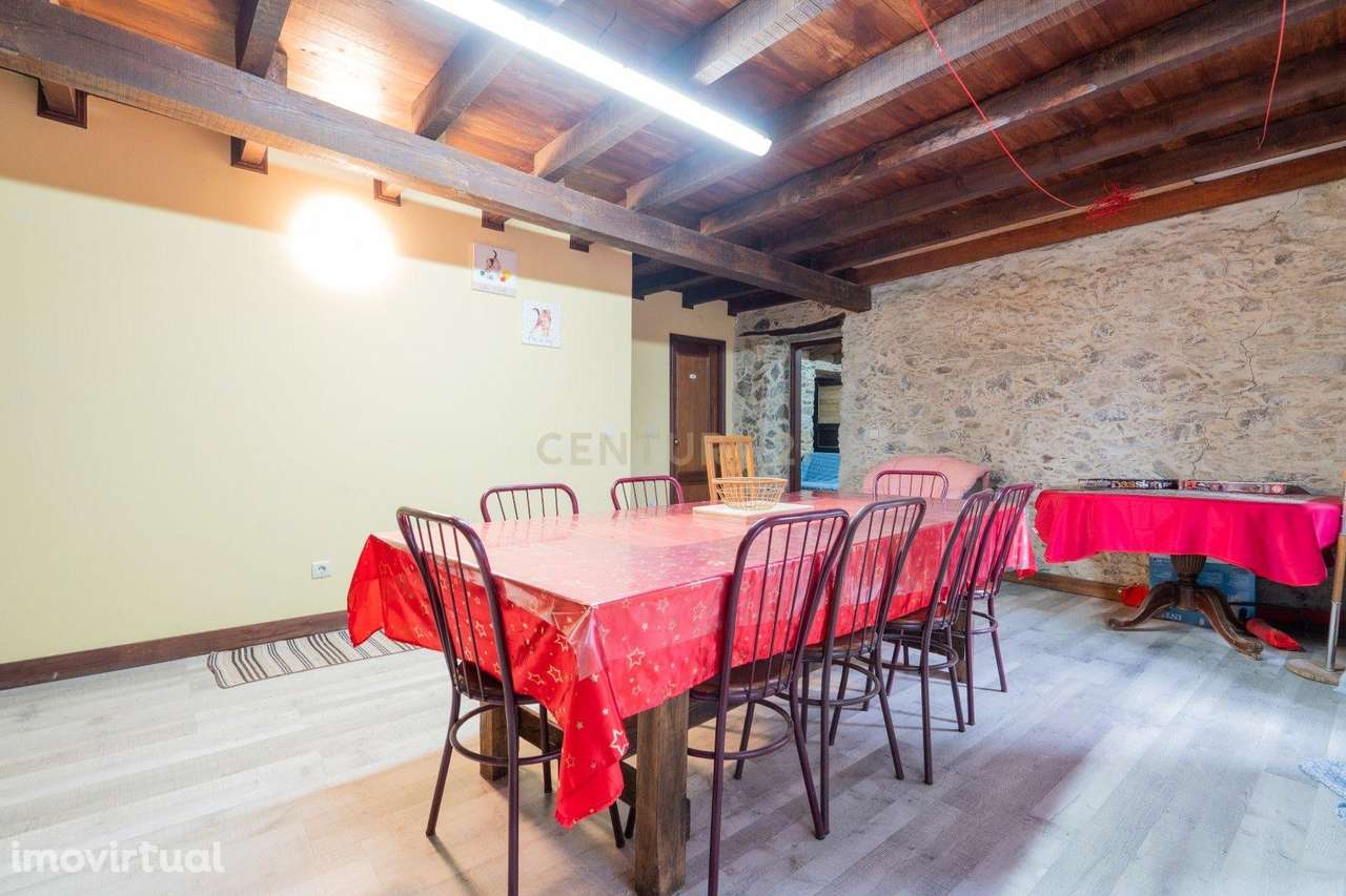 Moradia de Pedra com 2 quartos com terreno e garagem em Vilarinho, Lou - Grande imagem: 3/44