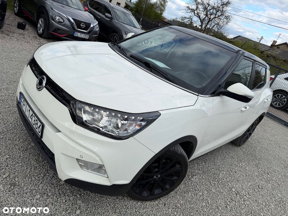 SsangYong/KGM Tivoli e-XGi 160 2WD Black+White - 21