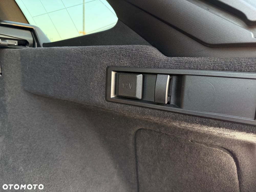 BMW Seria 3 318i Touring M Sport - 35