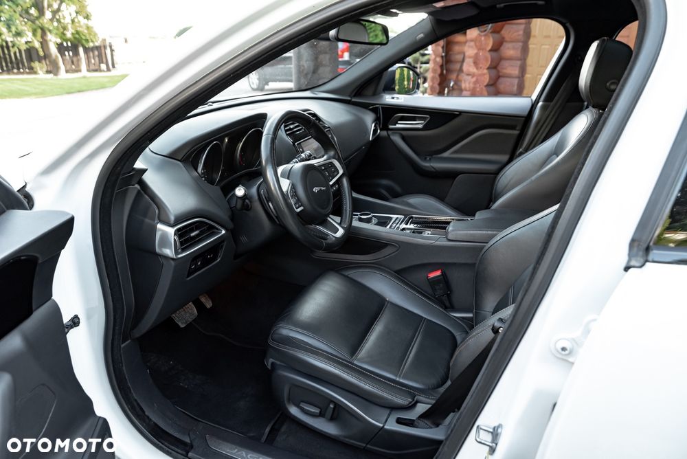 Jaguar F-Pace 25d AWD Prestige - 25
