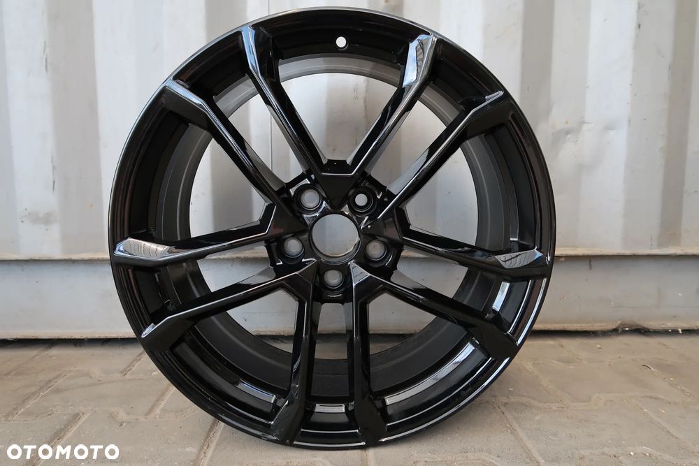 AD3 Felga Audi 4S0601025AM 8,5x19et42 - 3