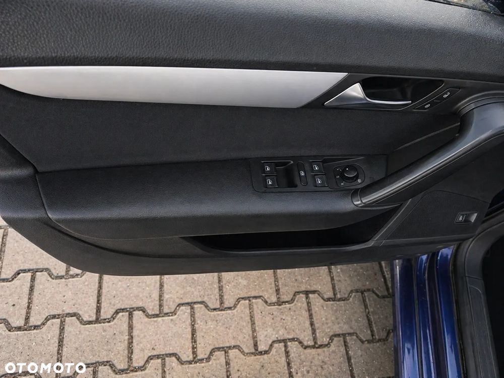Volkswagen Passat - 13