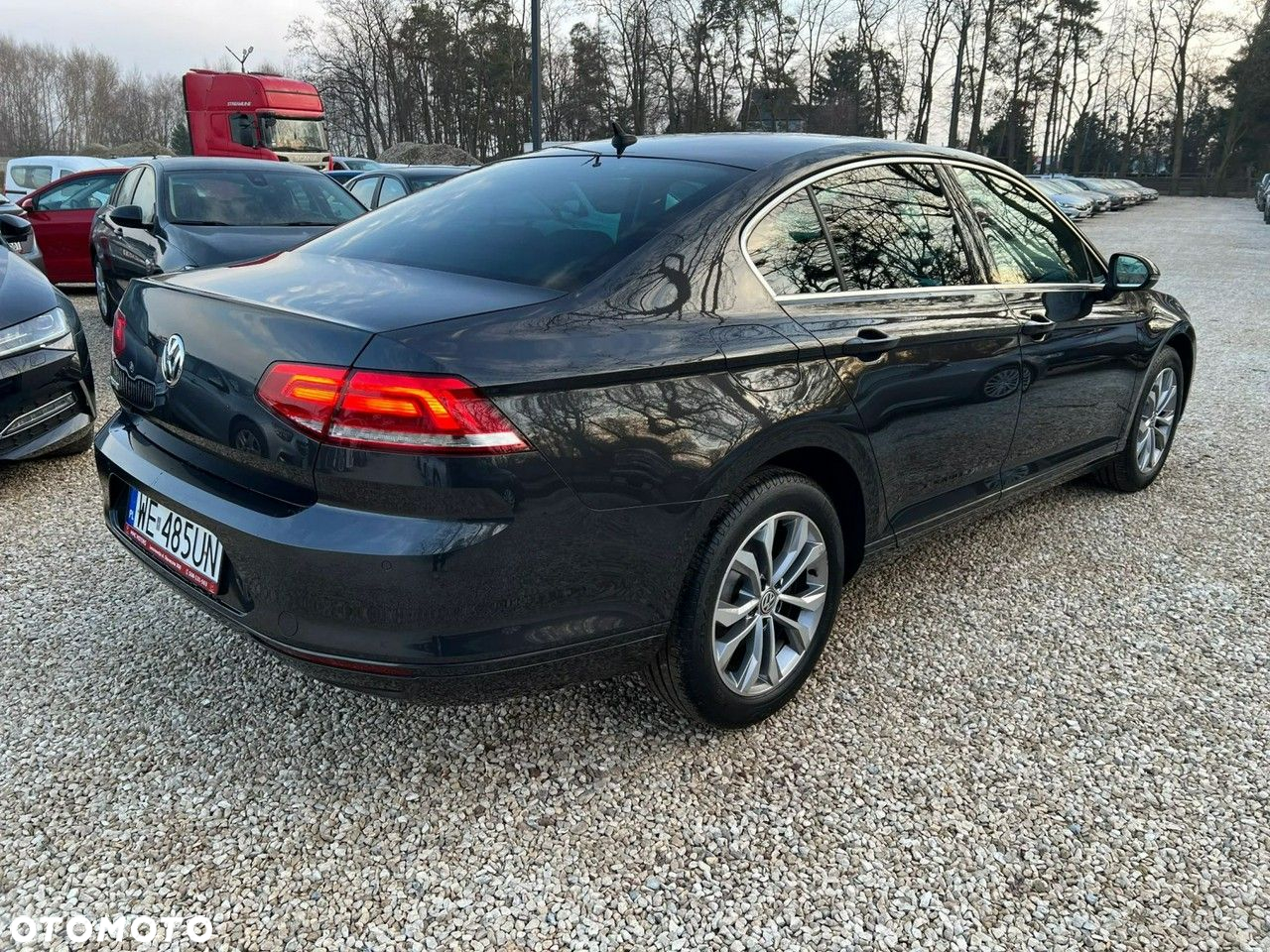 Volkswagen Passat - 13