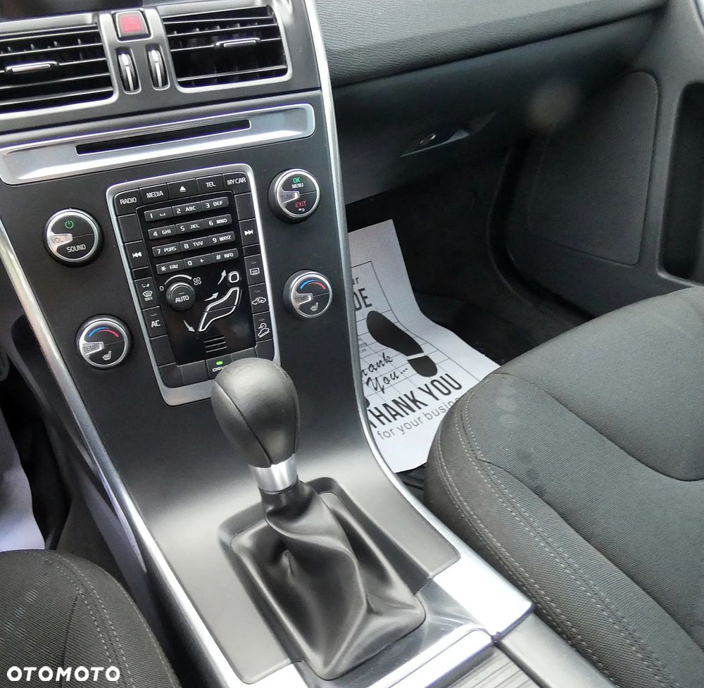 Volvo XC 60 2.4D AWD Momentum - 34