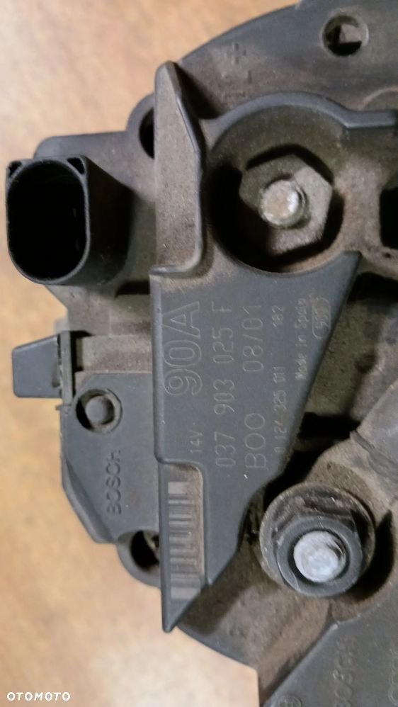 Alternator Audi A3 TT Skoda Fabia Octavia Seat Cordoba Ibiza Volkswagen Bora Golf 90A Bosch 037 903 025F - 3