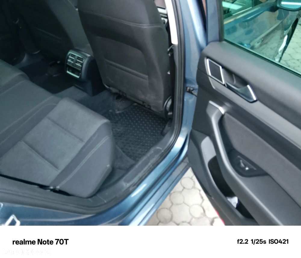 Volkswagen Passat - 13