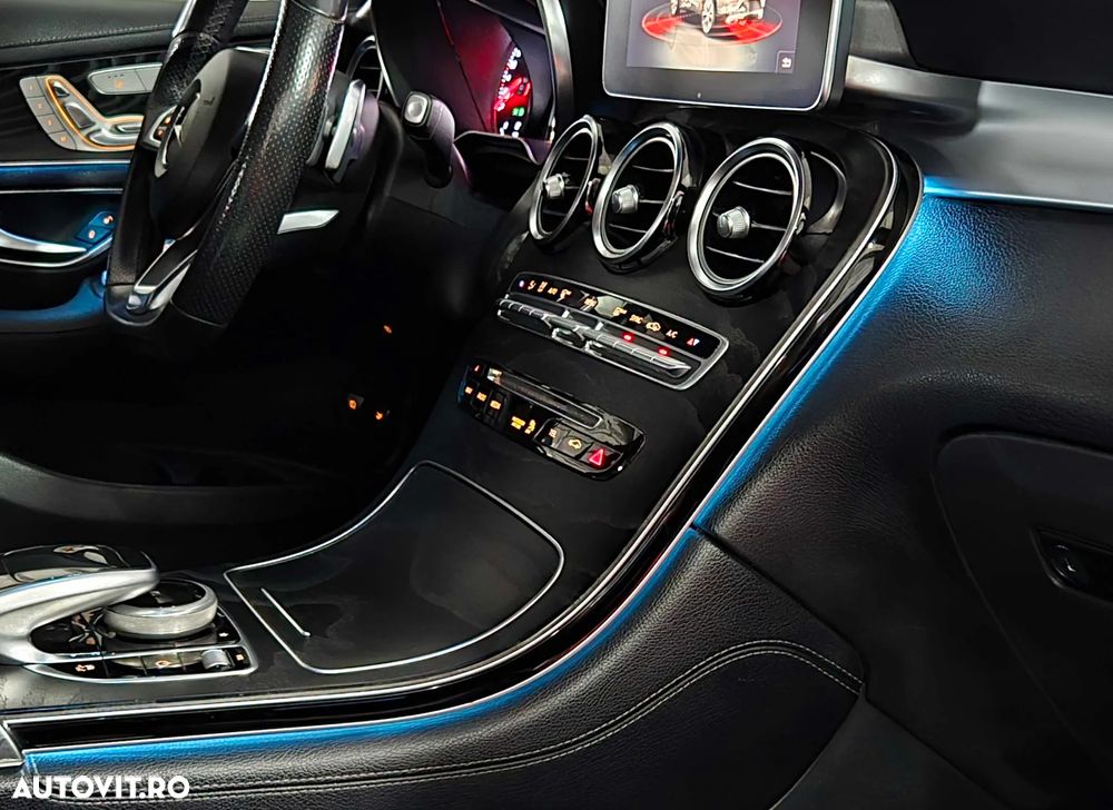 Mercedes-Benz GLC Coupe 250 d 4Matic 9G-TRONIC AMG Line - 27