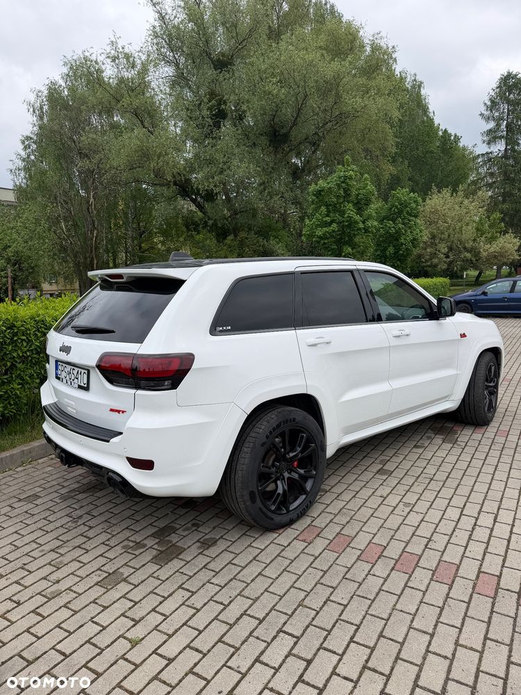 Jeep Grand Cherokee SRT - 5