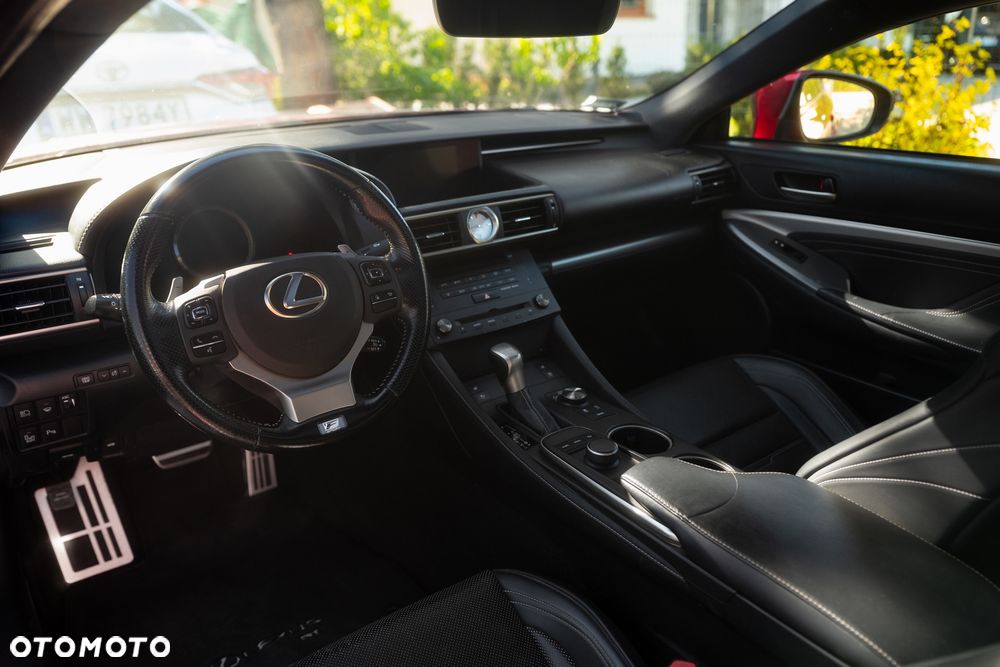 Lexus RC 200t / 300 F Sport - 9