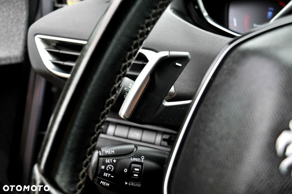 Peugeot 3008 1.6 BlueHDi Allure S&S - 22