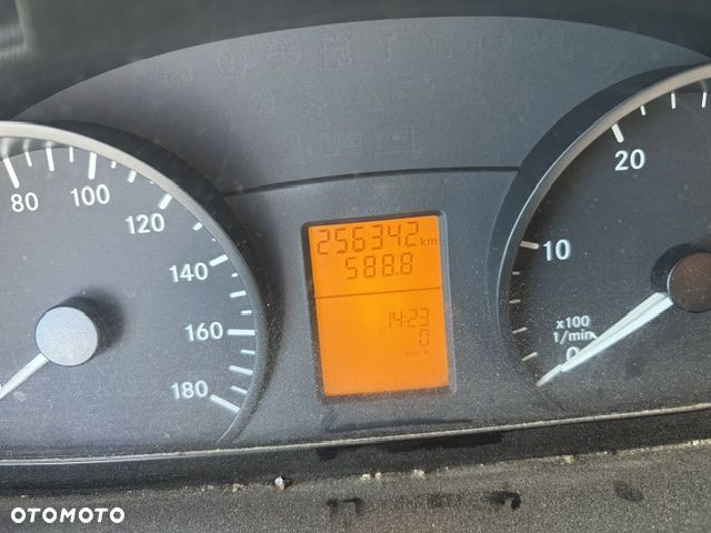Mercedes-Benz SPRINTER - 4