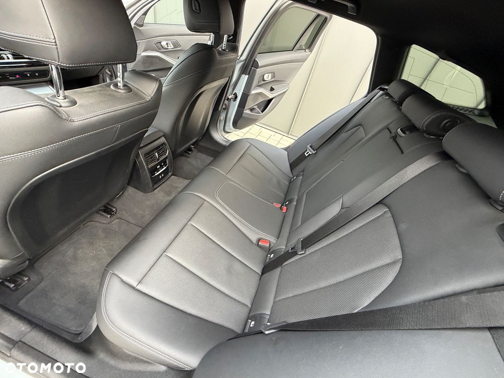 BMW Seria 3 320d xDrive mHEV M Sport - 27