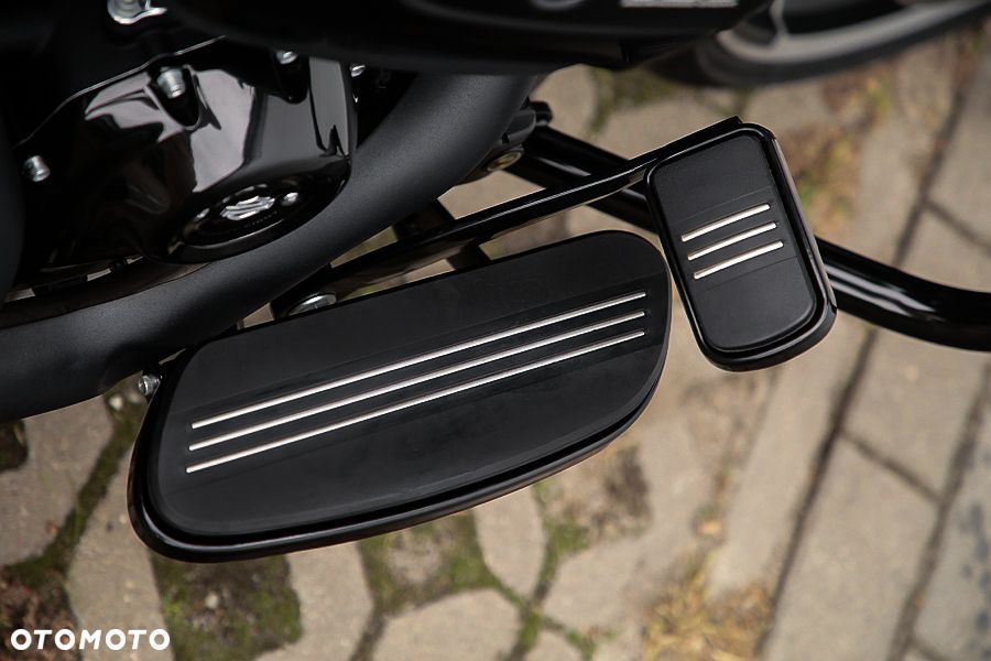 Harley-Davidson Touring Road Glide - 11