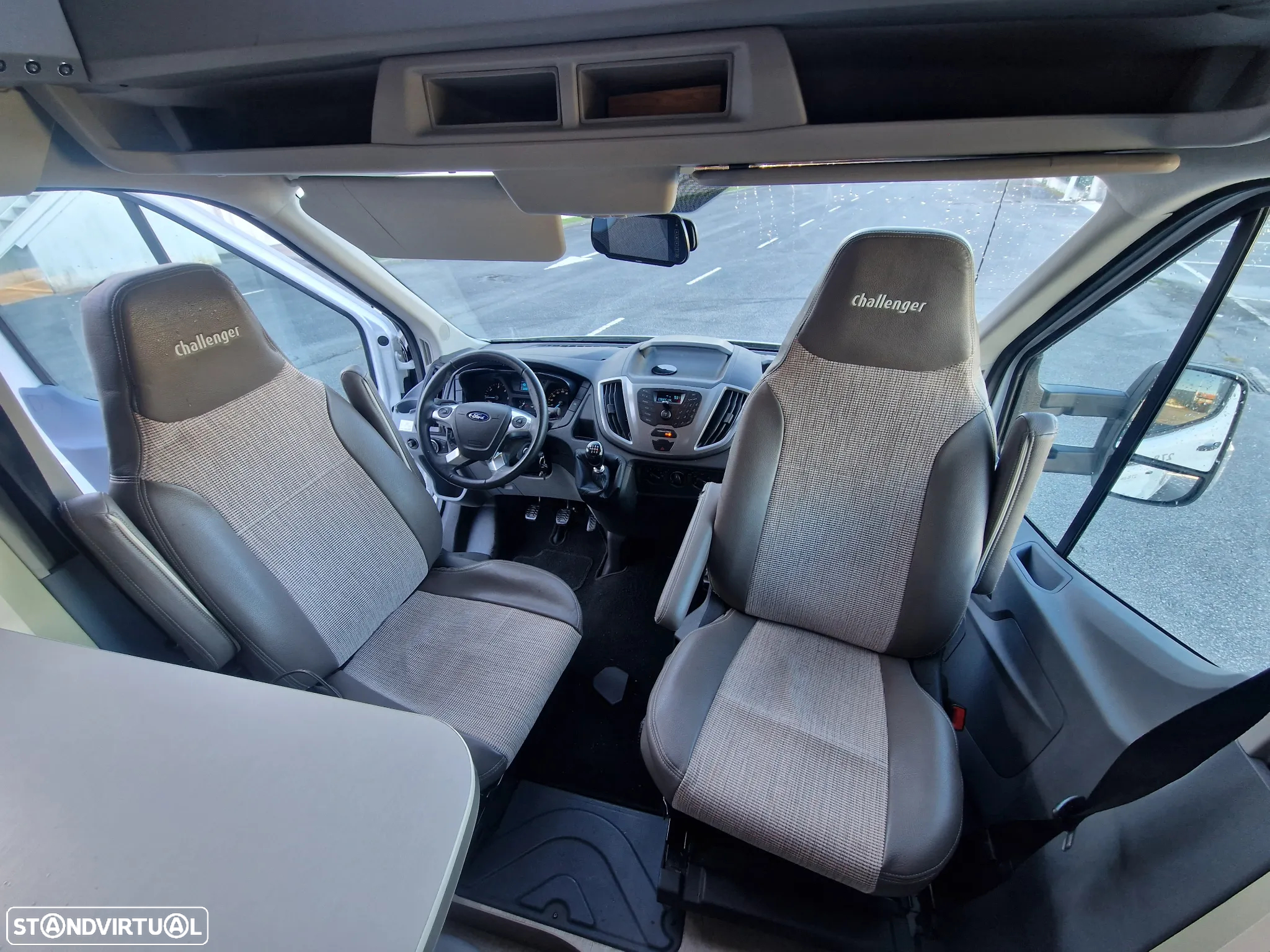 Ford Transit Challanger - 15