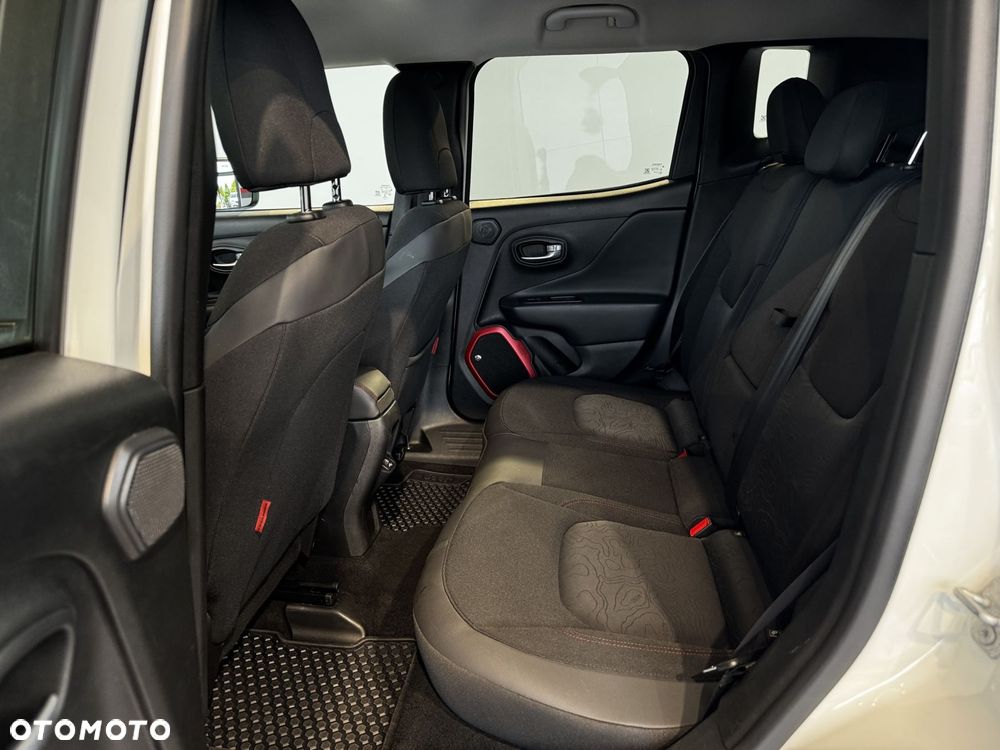 Jeep Renegade - 13