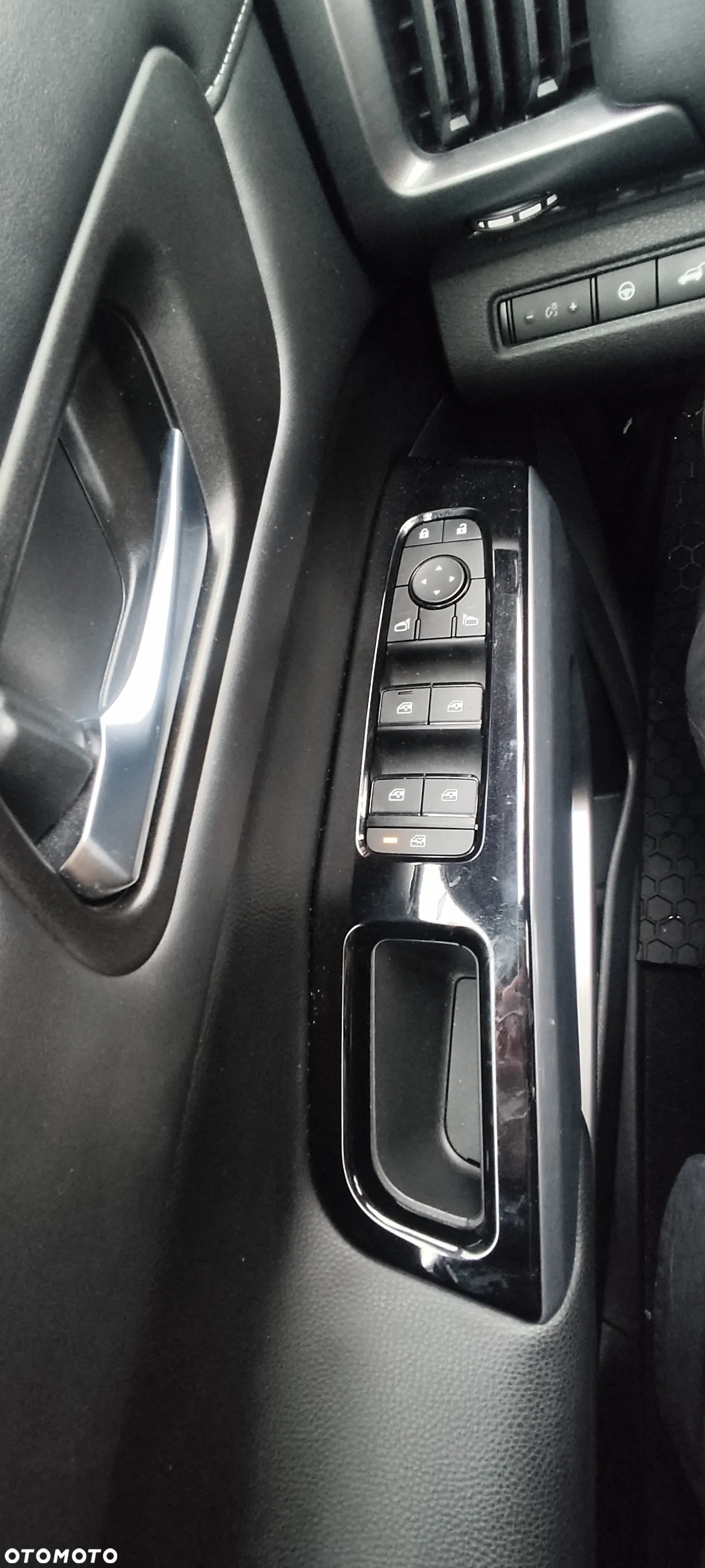Nissan Pathfinder - 13