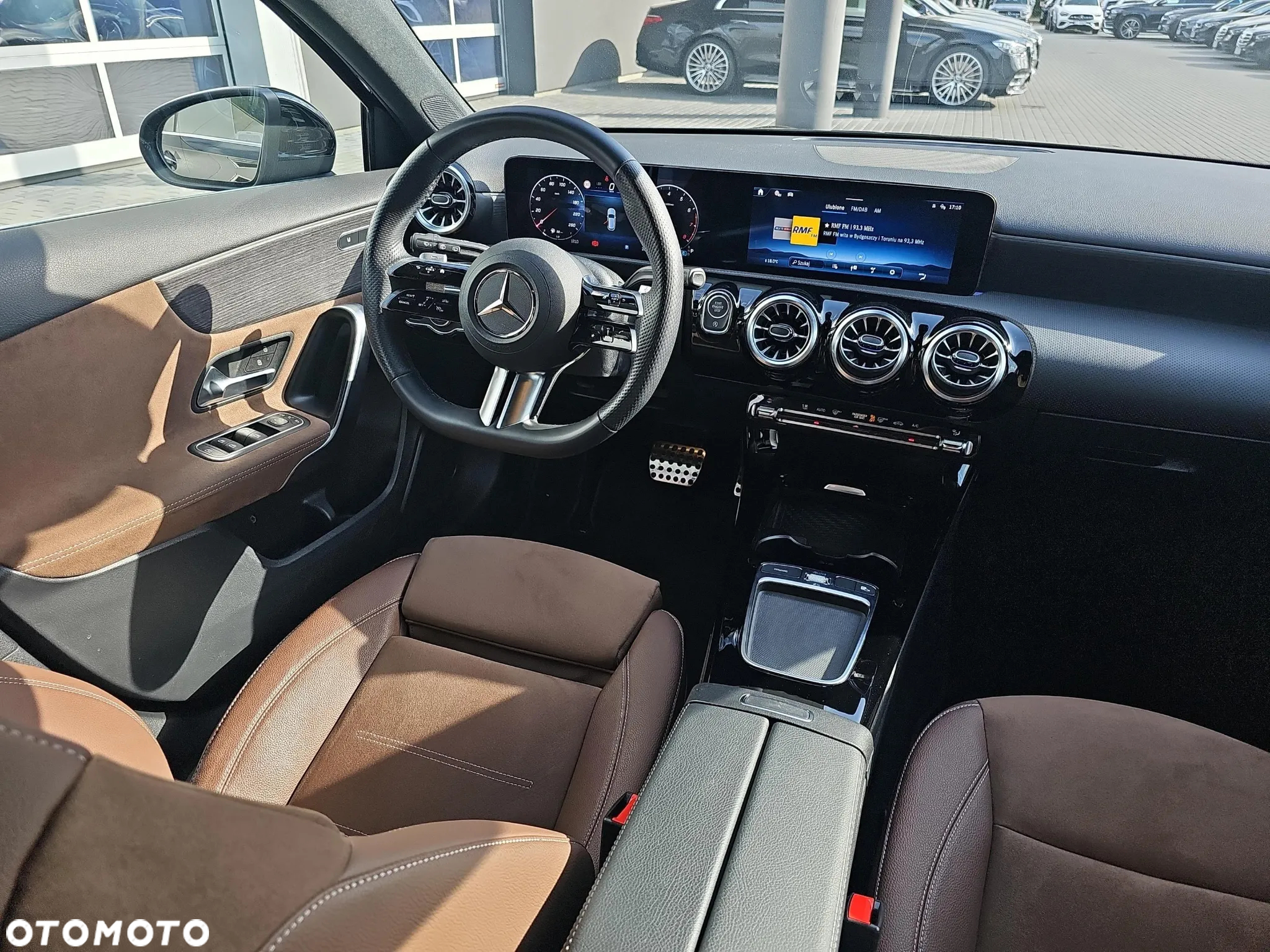 Mercedes-Benz Klasa A 220 4Matic 8G-DCT Lim AMG Line Advanced Plus - 15