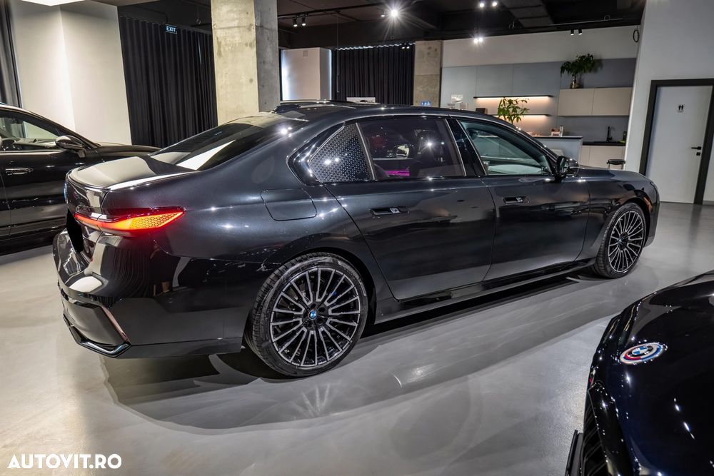 BMW Seria 7 740d xDrive MHEV - 7