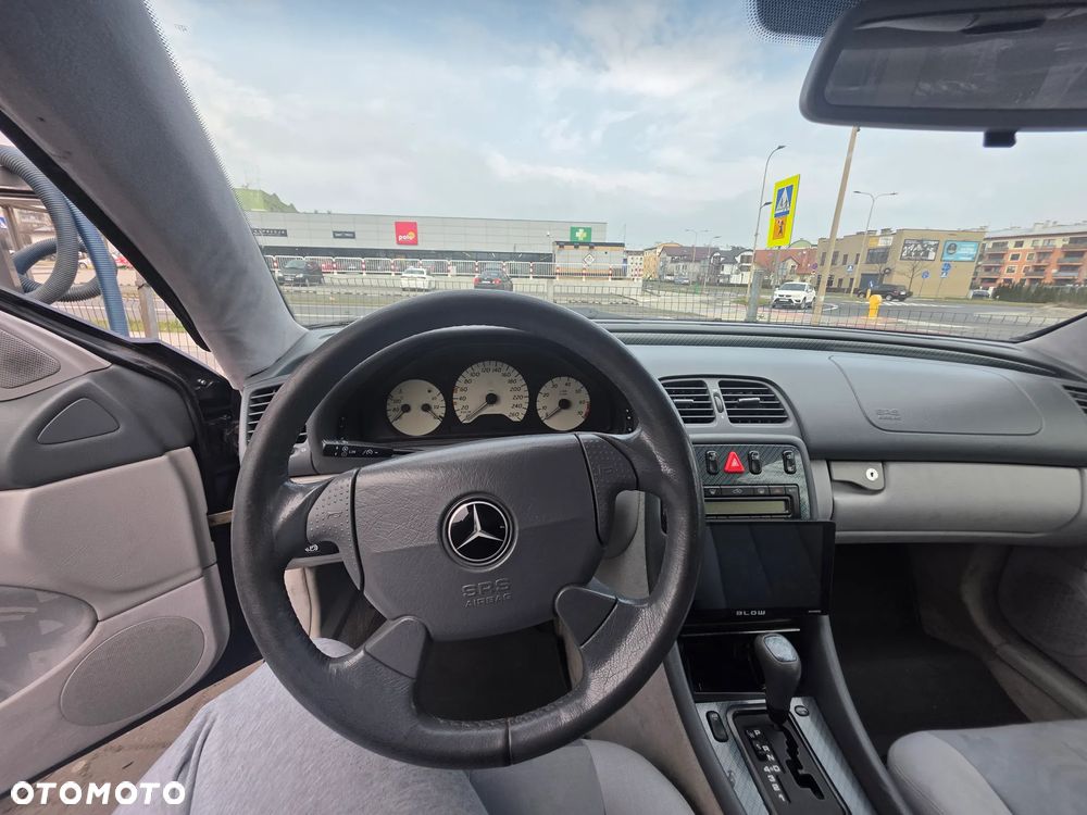 Mercedes-Benz CLK 320 - 13